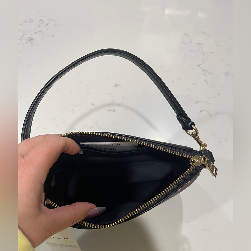 🍒 New! Coach! - Picture 7 of 17